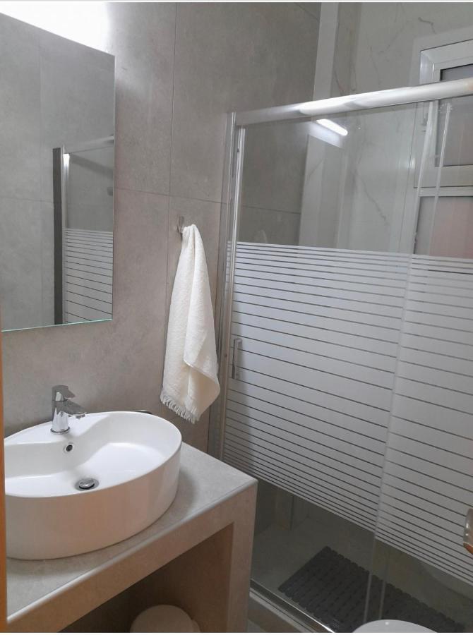 Cosy Apartment In The City Center Tesalonika Bagian luar foto